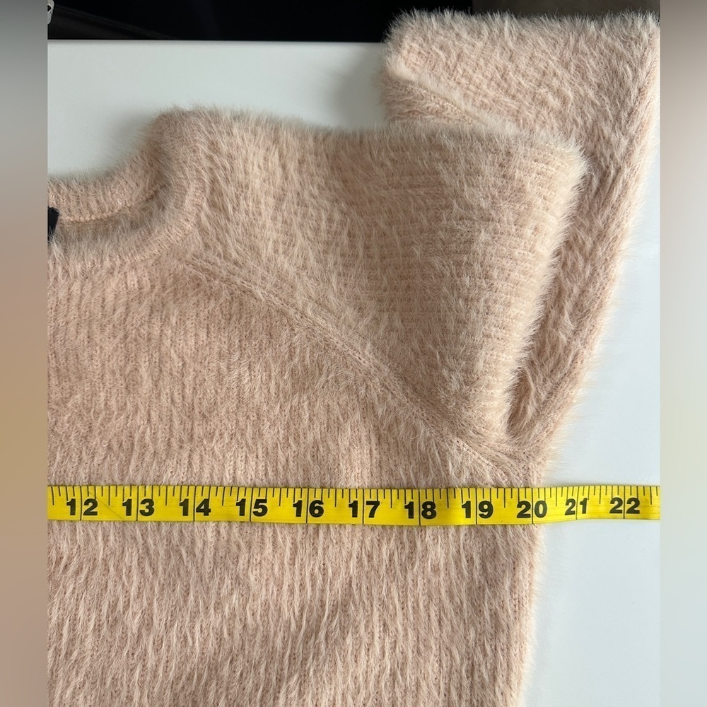 NEW Lulus Love Me Sweetly Blush Pink Eyelash Knit Sweater Crew Neck Sz S - Picture 9 of 11